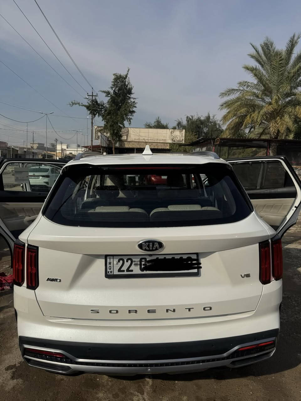 بسم الله .. سورينتو موديل 2021 خليجي فول مواصفات مكفولة للبيع :
• اللون: أبيض ثلجي 
• محرك 6 سلندر بلادي مكفول
• ⁠كير 8 سرعات بلادي مكفول
• رقم أربيل دولي
• 4 كاميرات دورة 360 درجة
• لايتات زينون
• إشارات مري
• ⁠دفع رباعي AWD
• تخم تاير جديد
• صندوق كهربائي
• تشغيل عن بعد
• تحكمات ستيرن
• سقف بانوراما 
• 7 راكب 
• كشنات جلد 
• تحكم مقاعد كهرباء
• تبريد وتدفئة كشنات
• ⁠كشنات خلفية تدفئة 
• مظلات خلفية 
• دخول ذكي بصمة
• شاحن لاسلكي
• وضعيات قيادة: Comfort / Eco / Sport / Smart
• شاشة كبيرة + شاشة عدادات
• سايد بريك كهربائي
• نظام الشاشة يدعم CarPlay وAndroid Auto
• بصمة تشغيل 
• تبريد 3 قطع
• صرفية وقود ممتازة
• طي كشنات خلفية كهرباء
• ⁠ماشية 101 الف قابل للزيادة .
• ⁠السعر 293 وبيه مجال 
  للاستفسار : ***********
