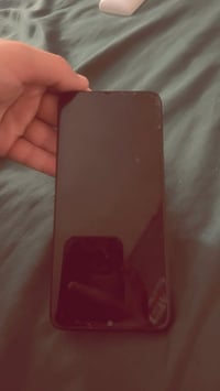 انفنكس 30 ذاكره 128 كل شي شغال شاشه مكسوره فقط مكان بغداد 45 قفل 07867...
