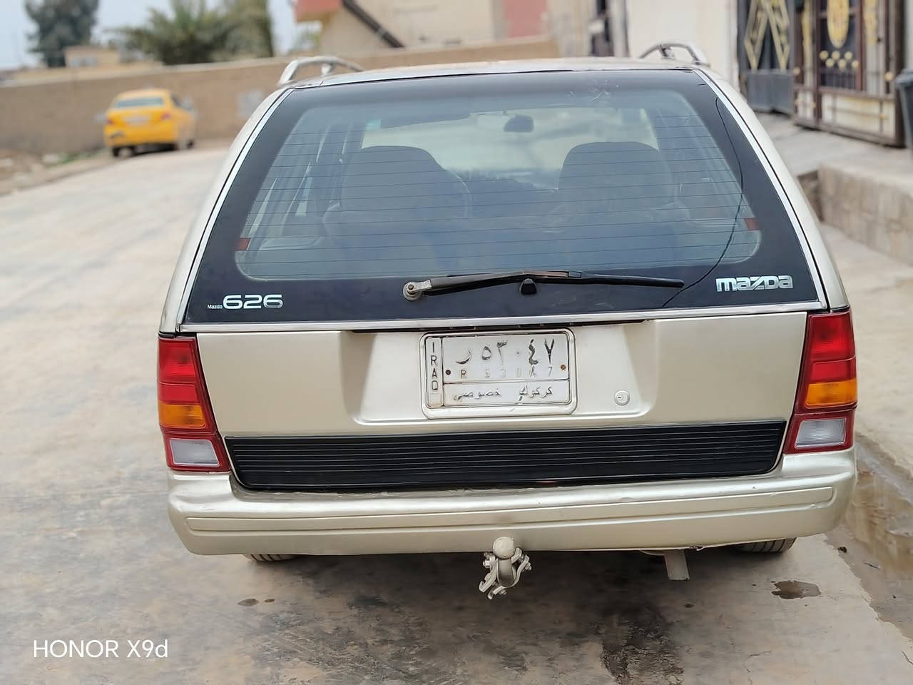 مازدە 626 مودیل 1988 کیرو مەکینەی بەشرد دفتر بنزینی هەیە سنەوی تاکی 2028 تازەیە بەناو خۆمانەوەیە شرد تحویل وکالە زربەی نییە لە سەر جوانی بویاخ کراوە *********** اسیا ***********کورک سعر 33 مجال
