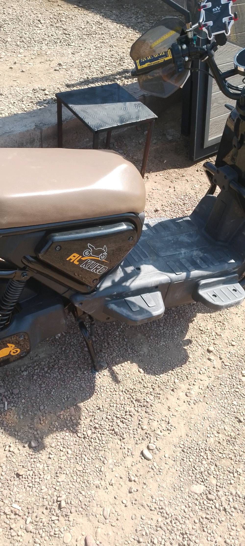 سلام عليكم شباب دراجه شحن نوع كوريا ام ار حجم 19ملف 2000 عقل رياضي بريكات هايدروليك  شاشه تعرضلك العطل والكيلو متر والسرعه والشحن والبريكات والستاندجانبي والستاندثنائي تخم اشاير ودرع على كل الدراجه جنطه اضافيه بطاريات مسطره كبار 40امبير نضام مانع سرقه وتشغيل وتقفيل وفتح عن بعد الدراجه كفاله عامه زيرو وشاحنه اصلي ومري جانبيه وجامه اماميه واقيات نضام بارك نضام Abis مانع انزلاق  بيه قاطع دوره وبعد بيه مواصفات  سرعه 70بتبيق ويز السعر600