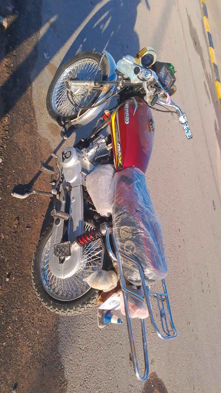 السلام عليكم دراجه البيع ومراوس حسب القناعه دراجه نضيفه كربايات محرك كلها نضيفه سعرها 450وبيها مجال  وهاذ رقمي ***********
