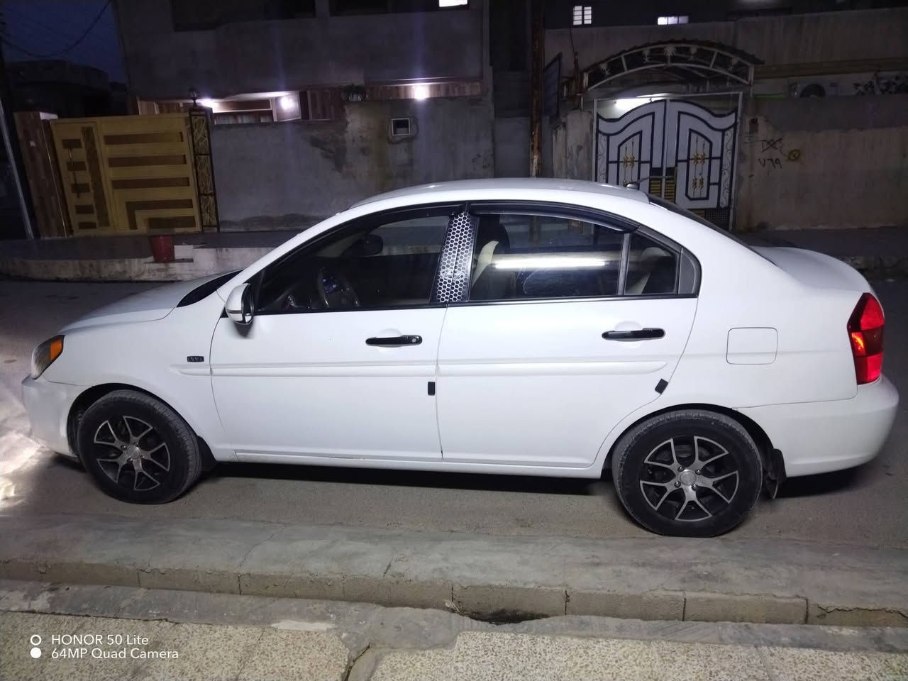 السلام عليكم ورحمه الله وبركاته اخوان
اكسن 2011 وارد كوري

مكينه 16 اصلي  شرط ما مفتوحه
 
كير توماتيك اصلي  شرط ما مفتوح 
بدون صبغ 

بيها شبر جوه قبق البانزين 

والباقي كله شرط

تبريد تدفئه فول 

كير مكينه كلو شرط 

شرط الوكاله والتحويل الشرعي هو يبعك 

رقم نينوى دولي  جديد 

للبيع فقط نقد

سعرها  105 $ 

مكان السياره موصل الساحل الايسر 

تواصل ع رقم ***********
