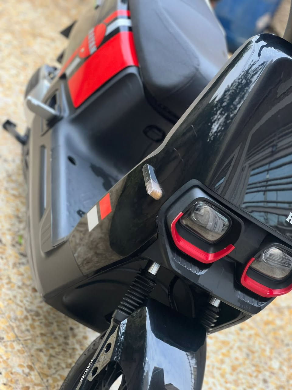 السلام عليكم دراجه شحن للبيع ريان نضيفه حيل بصمتين سويجين بطاريات جديده عنوان بغداد البنوك للتواصل *********** سعر 700 بيه مجال بسيط حك الجيه
