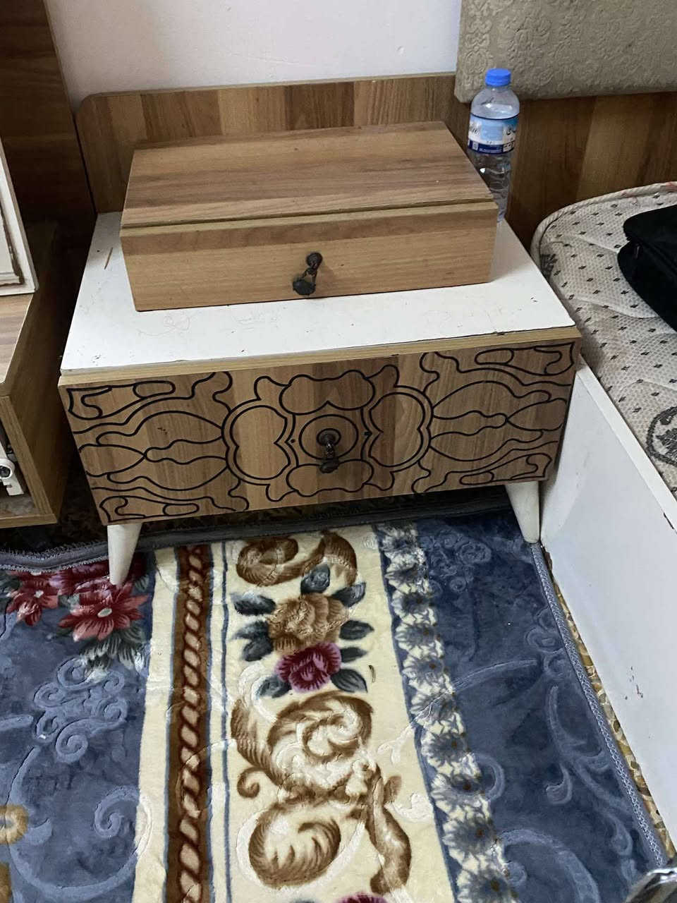 للبيع غرفه تركيه سعر 300وبيه مجال  
العنوان حي الوحدة 
متابعه للحساب فضلن وليسه امرن


**إذا كنت صاحب هذا الإعلان وتريد حذفه لأي سبب، رجاءا أرسل رسالة إلى الدعم الفني**