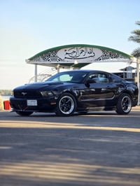 للبيع موستنك 2012 premium  v6 السياره بريميوم دشبول لد الون ارضيات لد ...