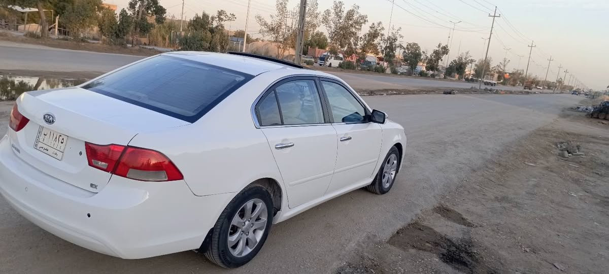 السلام عليكم اوبتمه موديل 2009 فول للخير 
مكينه كير حداديه تخم تاير تبريد شاشه تحكمات 
خمسه تجاوي فتحه برده خلفيه ماتصرف  رقم بغداد 
سنويه 2028
بيه قطعتين صبغ فقط  مكان بابل القاسم السعر 97
وبيه مجال رقمي ***********
