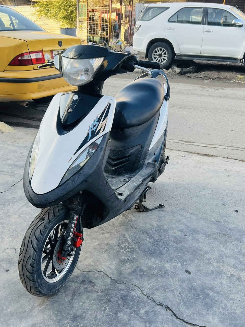 سلام عليكم ماكس عدلة للبيع دراجة بلادية كلهة شغالة مابيهة نقص اي شي مكان بغداد الامين الثانية ***********
