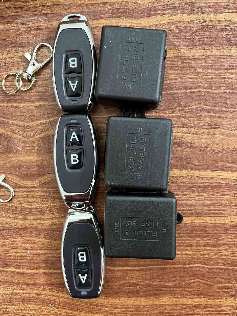 القطع لوان الأبيض تحكم منزل سمارت يدعم الكسا واوامر صوتيه وغوغل هوم عددهم14قطعه والقطع بالون الأسود هم تحكم بالأجهزه الكهربائيه في المنزل عددهن 10قطع اليريدهن يخلي سعره بالتعليقات وبخدمته


**إذا كنت صاحب هذا الإعلان وتريد حذفه لأي سبب، رجاءا أرسل رسالة إلى الدعم الفني**