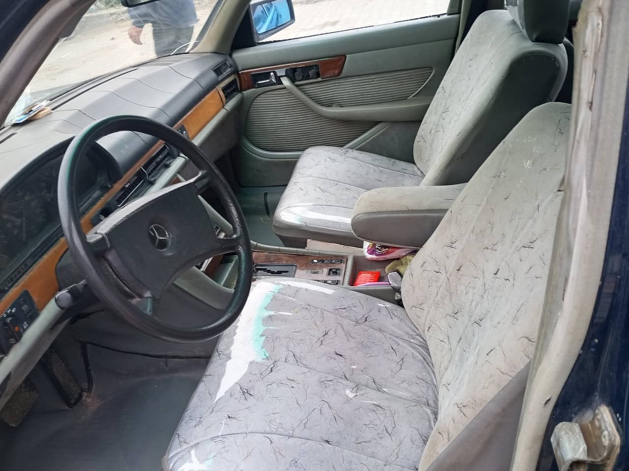 سلام عليكم مارسدس للبيع موديل 84 مكينه بلاديه كامله من كل النواحي  السعر ٦٥
‏‪***********‬‏
