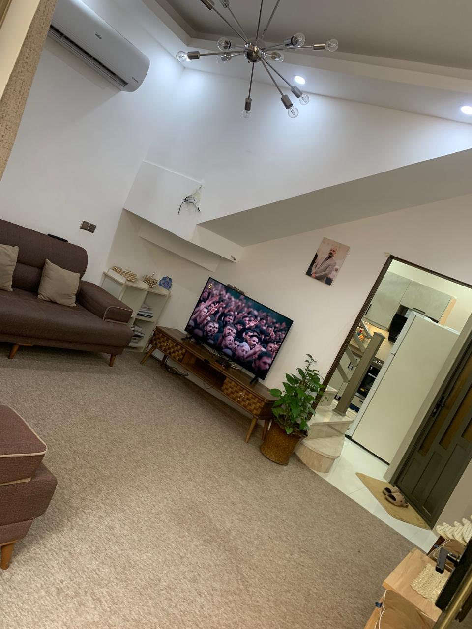 دار للبيع حي المعملجي خلف مدارس وارث مباشرتا
مساحة ١٠٠ م بناء دار مساحة ٥٠ م طابقين بناء حديث غرفتين نوم +حديقه مساحة ٥٠ م 
يباع مع الاثاث بالكامل 
للاستفسار الاتصال 
***********
