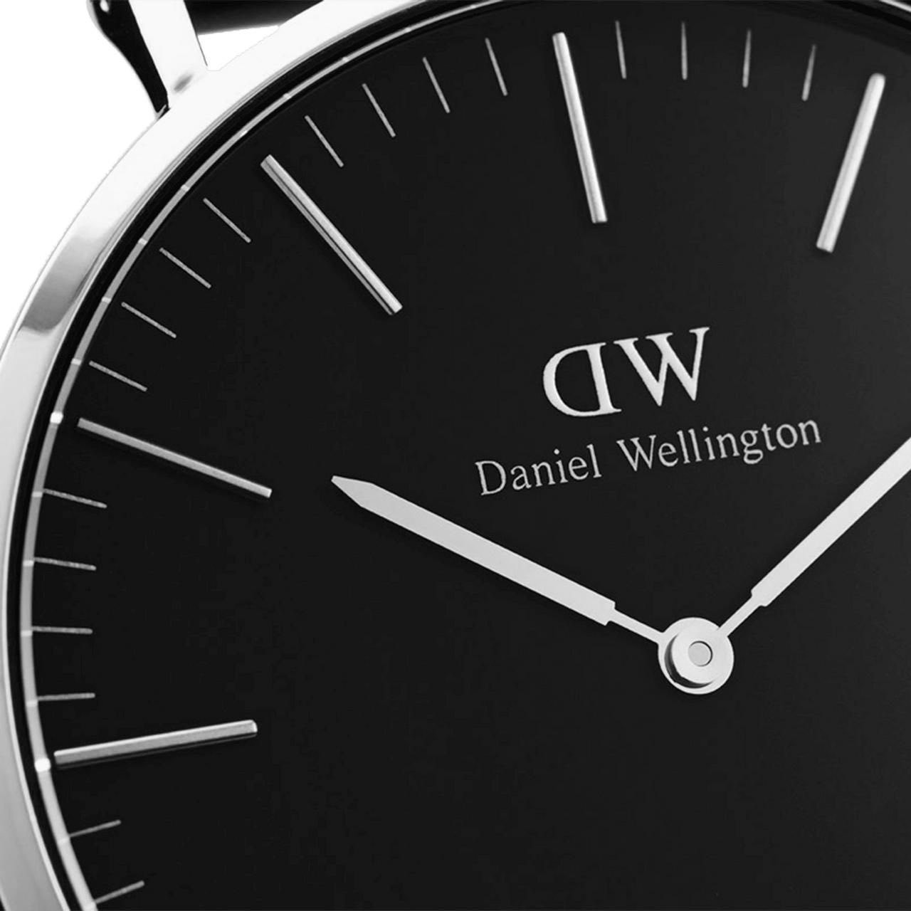 دانيال ولينغتون كلاسيك شيفيلد (Daniel Wellington Classic Sheffield)، وهي تتميز بتصميم كلاسيكي بسيط يجمع بين الأناقة العصرية واللمسات التقليدية. 
Watch Connection
Watch Connection
تأتي بموديلات مختلفة يناسب الرسمي والكاجول
المكينة مايوتا الياباني الاصفر 
السعر 39 الف فقط 
مع العلم رتيل الساعه 200$


**إذا كنت صاحب هذا الإعلان وتريد حذفه لأي سبب، رجاءا أرسل رسالة إلى الدعم الفني**