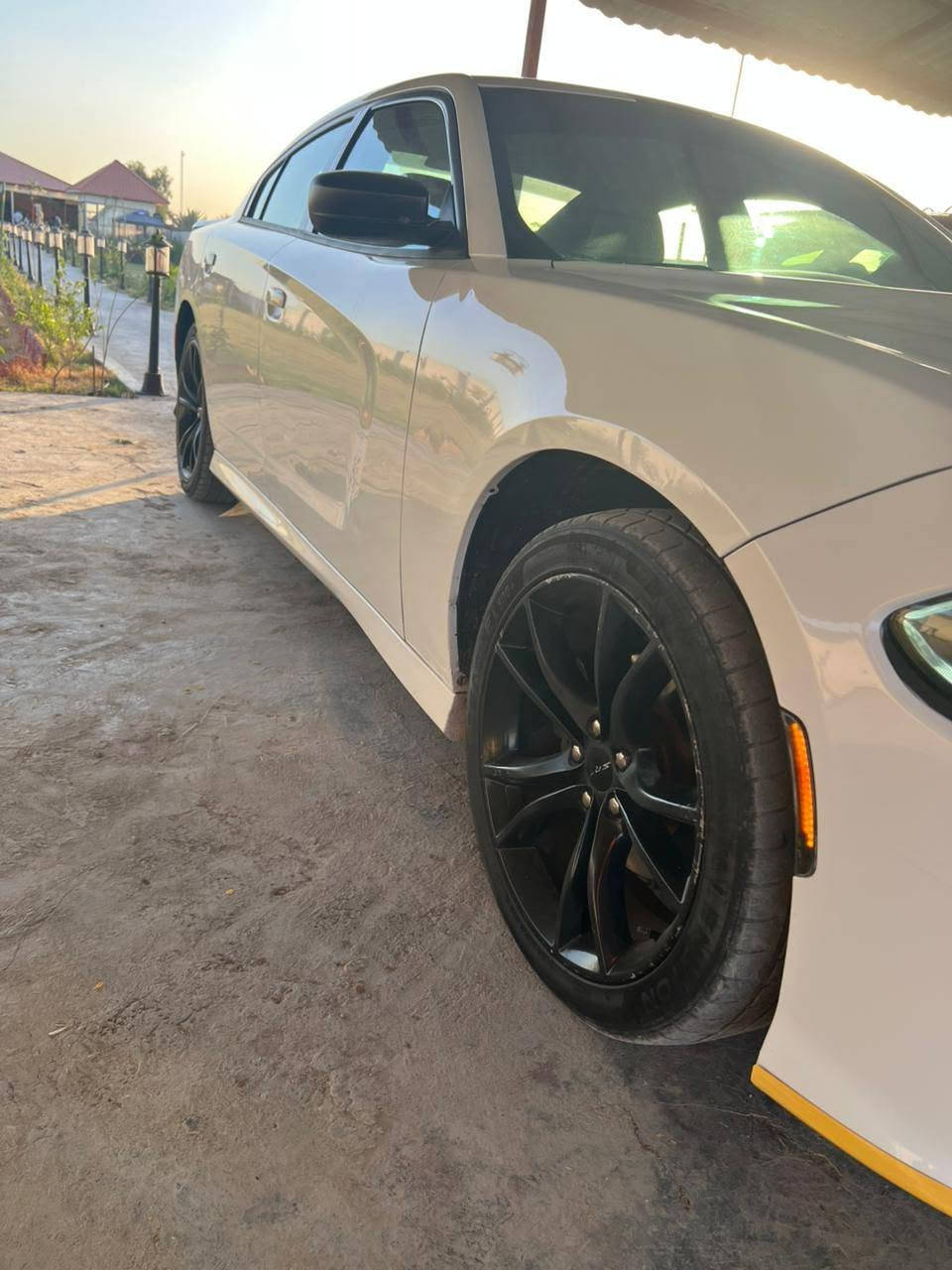2017 SXT يالله السلام عليكم
***********  ☎️
محرك 3600 V6 
سيارة  ونظيفة وخير من الله
رقم بغداد الجديد بسمي 👍
كشنات حضن 
بصمه تشغيل عن بعد
ويل 20 اصلي وتخم تاير  
شاشة جبيرة ابلاد
كامرا حساسات
تبريد قطعتين
ضرر واضح ب صوره سونار  موجود خاص
 بنيد جيتي  
منظومه عدسات زنون اصلي
ادامه عليه كامله 
سعر 178$ بيع مستعجل وبيها مجال بسيط  
مكان سيارة بغداد/ حي اؤر
الشراي  اخلي ع راسي🙏
