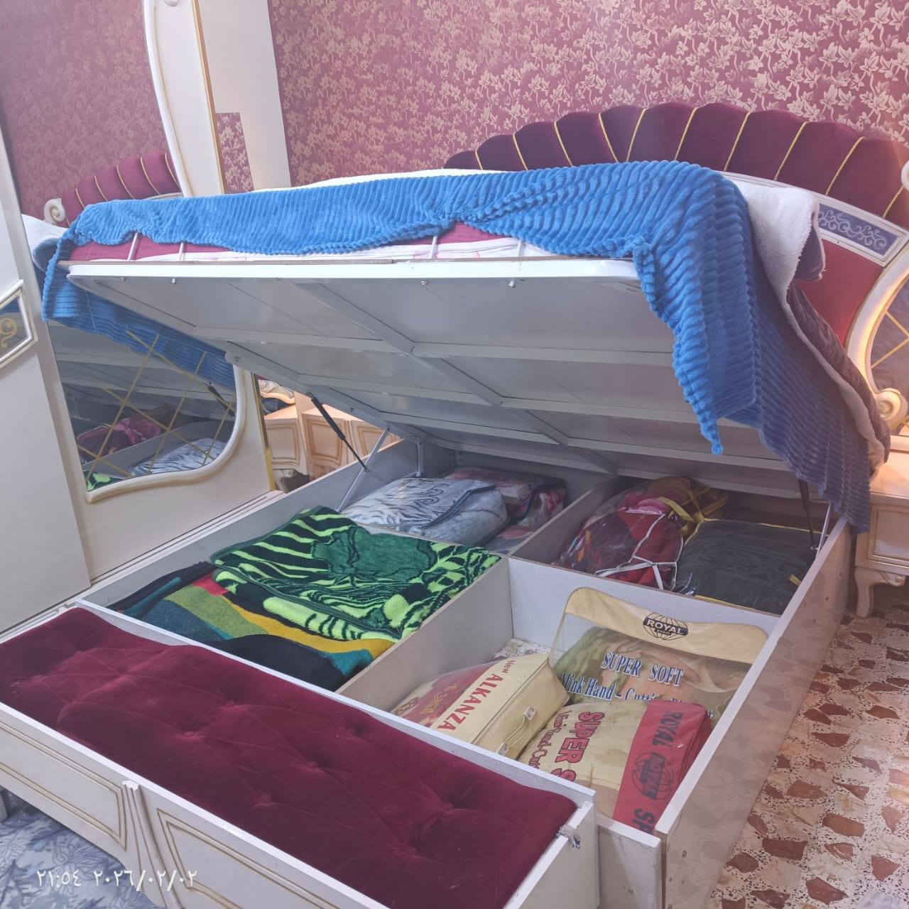 سلام عليكم غرفه تركيه للبيع سعر ٩٠٠ إتصال ***********
