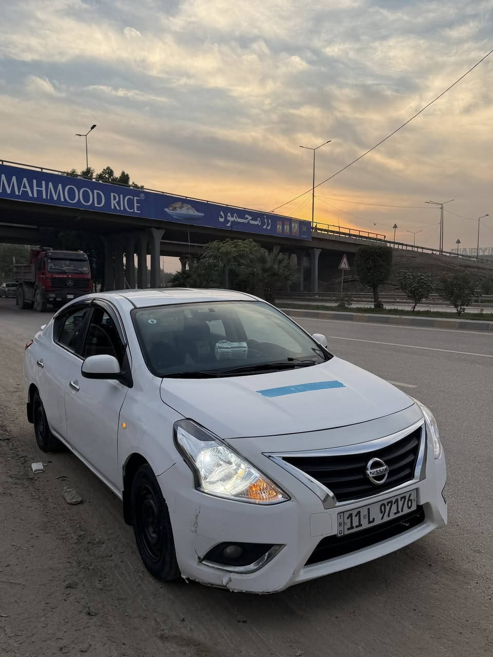 السلام عليكم نيسان سني عندي بليتة الزركة موديل2020 بيهة جاملغ وبنيد وبارد بين الباب الي ورة الصدر والجاملغ رقم بغداد الانكليزي باسمي السيارة  سيارة نضيفة جدا ستعمال بيت  السعر105وبيهة مجال بسيط للشراي مكان بابل للاستفسار:***********
