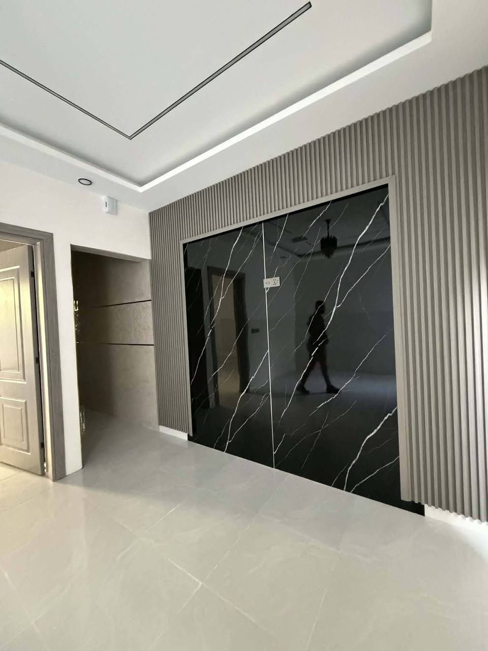 بيت للبيع المساحه 100 طابقين زيرو تسليم فوري بنأء مهندس 
حي السماح التسعين قرب جامع فاطمة الزهراء 🏡🏡🏡🏡🏡
للاستفسار مراجعةمكتب عمر للعقار حي الاركان شارع 20 🏡 
*********** أبو اياد 
*********** أبو اياد
 بنأء واشراف وتنفيذ
