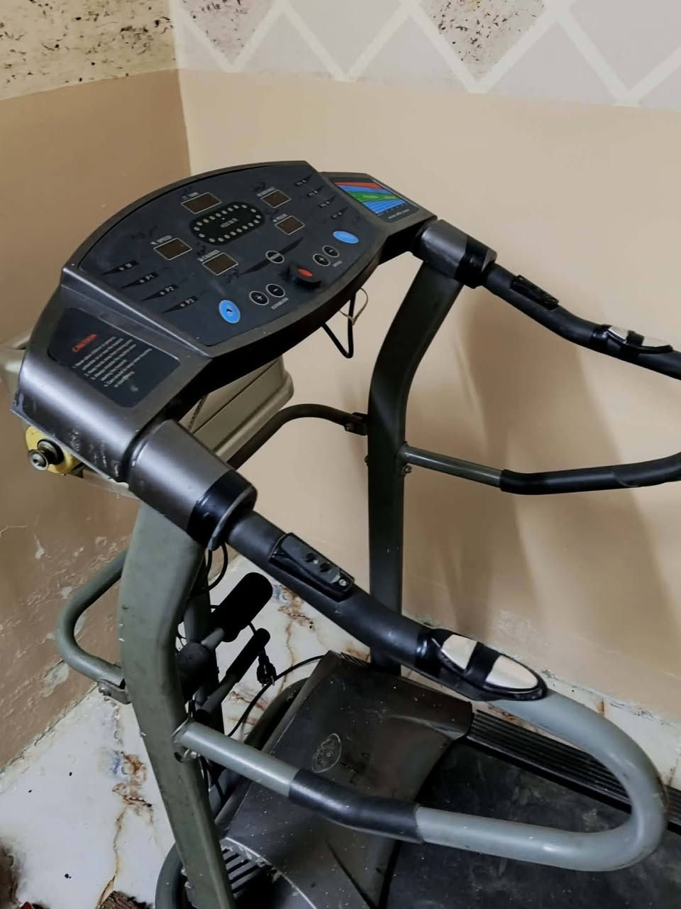 بيع مستعجل ماطور نص عمر يرادله تبديل بس شغال كلشي مابي تفاصيل اكثر عل رقم ***********
