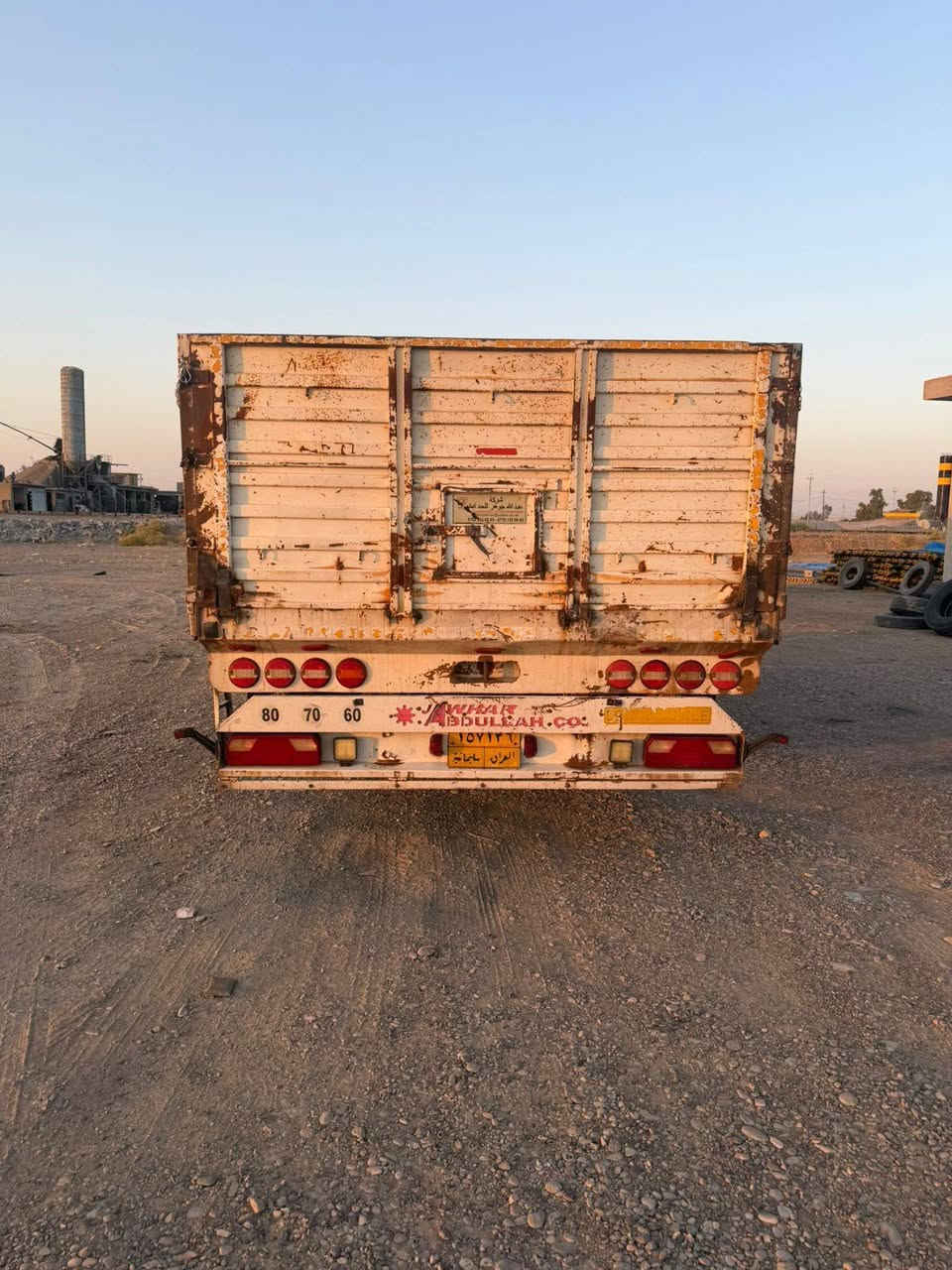 ياالله السلام عليكم 
إسكانية موديل 2011 رقم سليمانية 
مكينة V8 R560
عرجة بدون كلج رتايدر ثلاجة اوفن
سحال دبل تاير الراس ويل كب بلادي
 عربانة عبدالله جوهر 2021
بدون تعلاوة 
للاستفسار اكثر اتصل ‏‪***********‬‏
