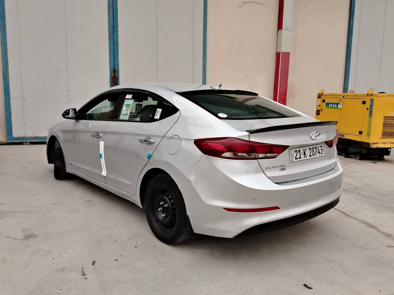 السلام عليكم
النترا 2017
رقم سليمانيه دولي
تحويل مباشر
مكينه ١٨٠٠  دوش
مكينه كير فول
ماشيه ١٢٠ الف
السياره مكفوله من الصبغ
بيه بارد مكانين فقط
كهربائيات كله شغاله
السياره جاهزه
السعر 127 بيها مجال
العنوان الفلوجه 
للاستفسار ***********
