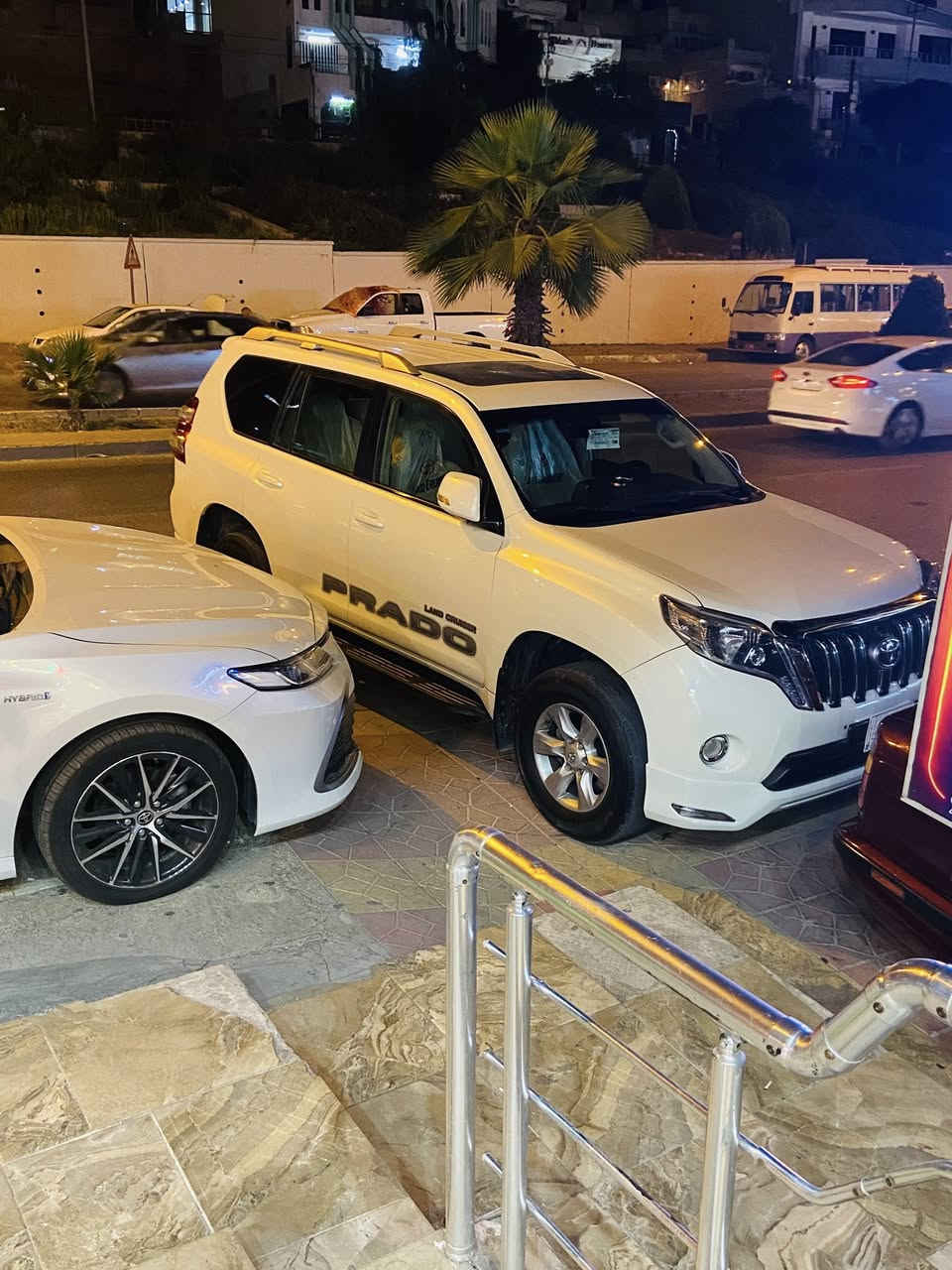 سلام عليكم
برادو ٢٠١٢
٦سلندر 
٧راكب ٣ قطع تبريد 
شاشه كامره دواره 
txl
دبل تانكي 
زنون عالي ناصي 
تخم تاير جديد 
ادامه كامله ع السياره 
نصبتها احلى من الصور 

السعر :٢٧٠  وبيها مجال قليل 
***********
