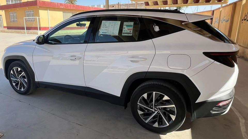 السلام عليكم شباب توسان2024 خليجي ضمان الأولى سيارة مكفوله كفالة عامة من صبغ بارد رصعه شخط ماشيه 10 الف حقيقي فول موصفات قماره حديد بصمه كراسي كهرباء شاشة دجتل داخل ابيض مكان سياره بغداد المنصور 
رقمي ***********
