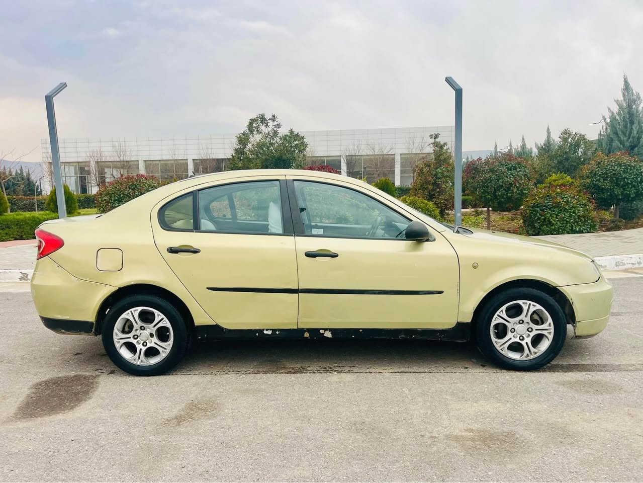 سەرەتا بەناوی خودا❤️
پڕۆتۆن. ٢٠٠٩ ماڵی فەقیر 
سعری (٤١)گەڵا 
ڕەقەم سلێمانی تەحویلو خرامەو بەناوكردن بەشەرتت سەنەوی دومانگە بەسەرچوە 
گێڕومەكینە بەشەرتی فیتەر گێڕ عادی
تەبرید بەشەرت ❤️
گەرمی بەشەرتت🔥
كارەبای گشتگیانی مەزبوتە 
تەقەو ڕەقەی بەشەرت 
دەعمو لێدراوی پێوەنیە 
ئێرباگی بەشەرت سەیارەكە بەس ماشەڵای دەوێت بێمەسرەفە ماڵی فەقیرە چوار تایەو ویلی لۆكی بۆبەسرەوە 
سەیارەكە لەسلێمانیە 
ئاڵوگۆڕو قیستو قەرزم. نیە
ژم:*********** السليمانية, العراق
