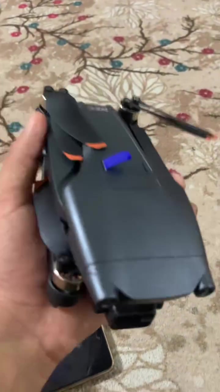 درون. L600 pro maxللبيع السعر 250 البصره قضاء القرنه الطياره جديده رتفاع 600متر  مداهه 3كيلو اول مره اطيرهه جديده بيهه رجوع ذاتي


**إذا كنت صاحب هذا الإعلان وتريد حذفه لأي سبب، رجاءا أرسل رسالة إلى الدعم الفني**