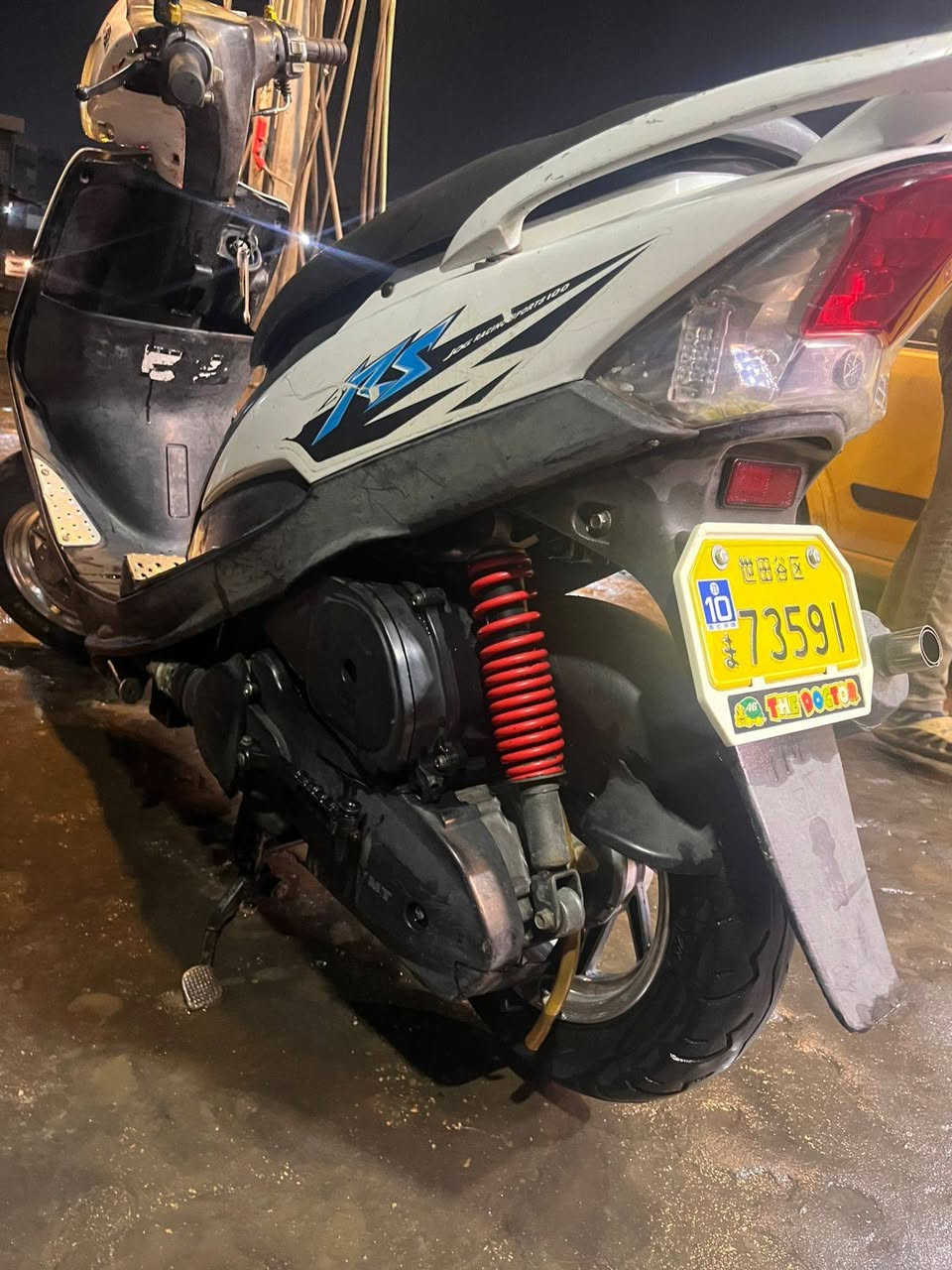 سلام عليكم للبيع ماكس عدله 
دراجه حلوه مكفوله  شعله و معدل حلوه  مكينه  بس مفليسه و بدل كازكيت بس باكي مكفوله  دبل رياضي  اصلي ويل رياض  جيب فيتر افحصه   سعر 675 بيه مجال  قليل  رقم *********** بغداد جكوك
