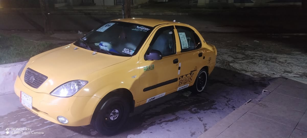 السلام عليكم اخوان طيبه البيع 2015 سياره نضيفه حلوه احله من الصوره كربون بانزين تريد وكاله تريد تحويل 

*********** وتساب او مخابره
