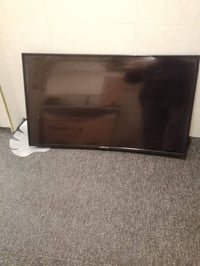 بلازما حجم 55مقوس بي نت شاشه سوداء بس صوت سعرها 100الف استفسار 0750740...