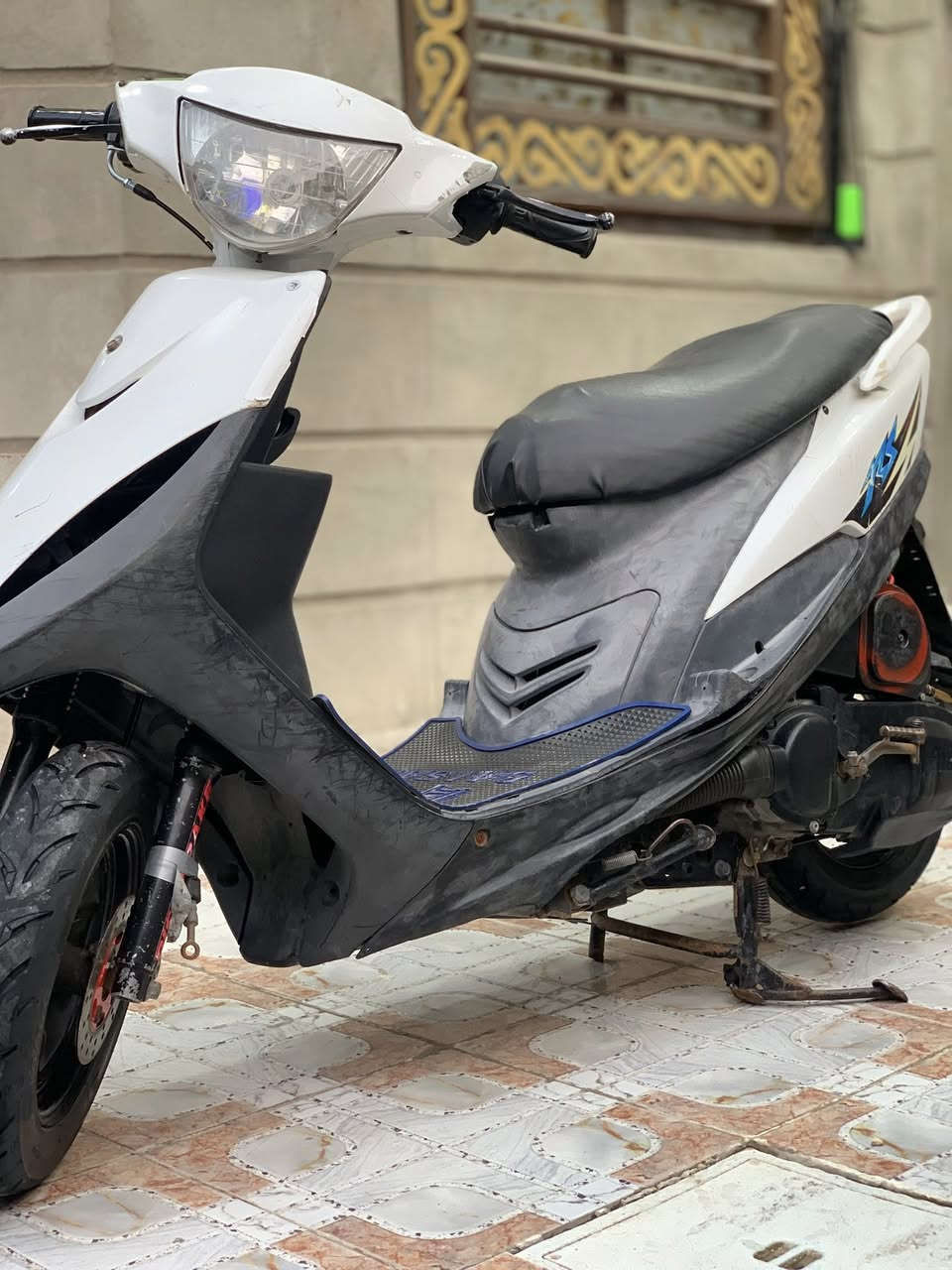 السلام عليكم 
دراجة ماكس عدلة للبيع مكينة بلادي مكفولة كهربائيات كلها شغالة دراجة نگرة سلف دراجةخير من الله
الخاص موجود و هذا رقمي
***********
المكان:حلة نادر الاولى
