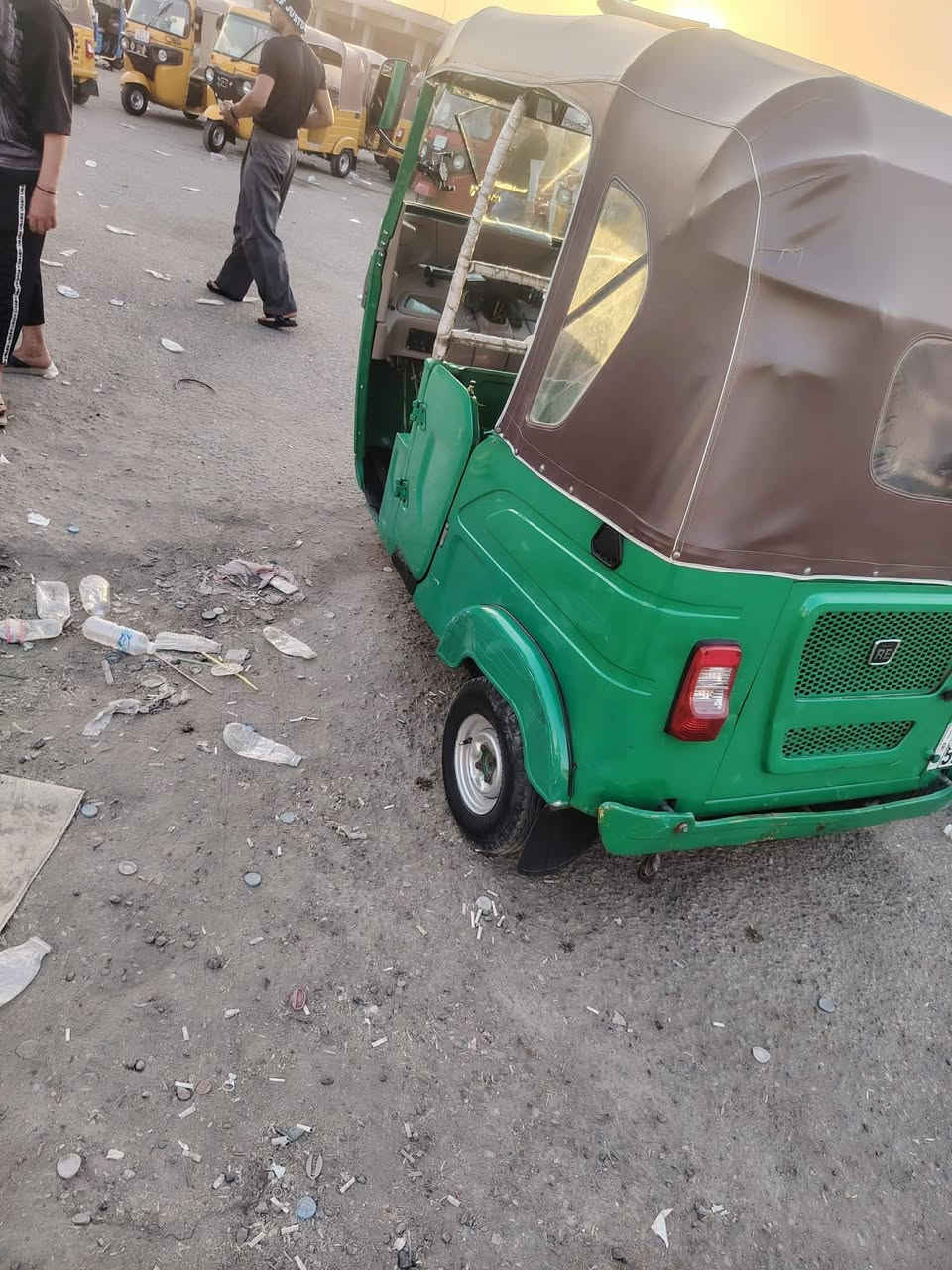 للبيع موديل 21 رقم وسنويه بسمي سعر 8ونص وبيها مجال بغداد سبع قصور ***********

