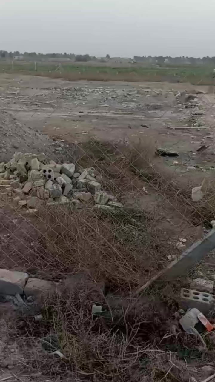 اللهم صل على محمد وآل محمد 
قطعة للبيع900متر مربعة 30 × 30 طابو زراعي سند٢٥ 
العنوان حلة قرب المزارع على طريق بني ساله من جهة البزل 
***********
***********
ملاحظة / يوجد عدد من البيوت بانواع المساحات وعدد من القطع بانواع المساحات وقطع تجاريه وقطع قريبه جدا من مرقد العلوية شريفة ع واسعار مناسبه ويوجد قطع مساحات اكبر تريد الف متر او تريد دوانم اوبيوت وقطع طابو صرف
@إشارة
