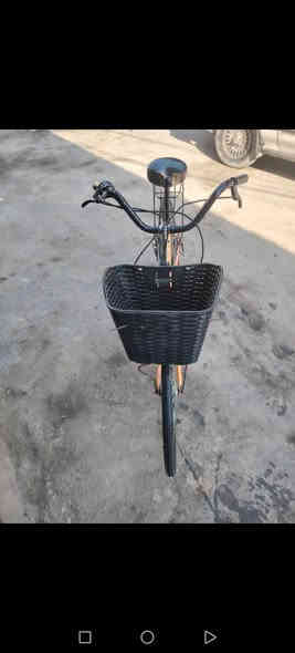 السلام عليكم بوسكل حجم ٢٦ نضيف ياياني الاصلي وياله عدله تواير وجوابه جدد كير حساس بريكات كلو شغاله سعر ٧٥ وبي مجال شي قليل  ***********
