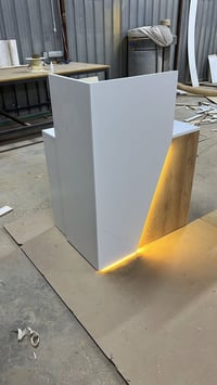 مكتب او كاشير مستعمل اقل من ١٤ يوم يعني جديد السعر ٢٣٠ الف يرهم بالمحل...