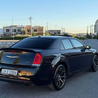 كرايسلر 300 • ٢٠١٧ • ٧٠٠٠٠ كم