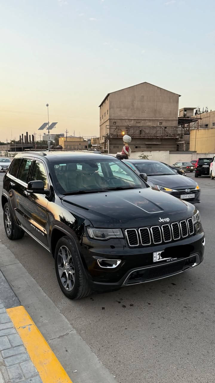 � للبيع جيب 2019 Limited فووول مواصفات 🚨
📉 ممشى 35 ألف كم فقط – 🟡خليجي وكالة هارلم🟡

رقم هاتف ✖️***********✖️

🚙 فئة🔘LIMITED 🔘
نظافة عالية جداً وجاهزة للفحص بأي مكان

المواصفات الكاملة 👇

✔️ فتحة سقف
✔️ بصمة تشغيل + دخول ذكي
✔️ تشغيل عن بعد
✔️ جنطة كهرباء
✔️ شاشة حجم كبير
✔️ محرك 6 سلندر 3600 قوي وثابت
✔️ نظام ECO لتقليل صرف الوقود
✔️ نظام SPORT
✔️ نظام مانع انزلاق APS
✔️ فور ويل (دفع رباعي)
✔️ مقاعد جلد أصلي
✔️ كشنات كهرباء
✔️ تدفئة وتبريد كشنات
✔️ تدفئة مقاعد أمامية + تدفئة ستيرن
✔️ تحكم ستيرن
✔️ مثبت سرعة (كروز كنترول)
✔️ تحديد مسار
✔️ رادار جانبي (نقطة عمياء)
✔️ رادار خلفي
✔️ حساسات أمامي وخلفي
✔️ كاميرا خلفية
✔️ مرايا كهرباء + هيتر بالمرايا
✔️ بجم زينون + لايت عالي زينون
✔️ نظام صوت ممتاز
✔️ عداد ديجيتال إلكتروني
✔️ منافذ USB + AUX أمامي وخلفي
✔️ ويل كب قياس 20
🚘 استعمال شخصي
🚘 نظافة داخل وخارج
🚘 ممشى قليل جداً مقارنة بالموديل
🚘 بدون صرف دينار
