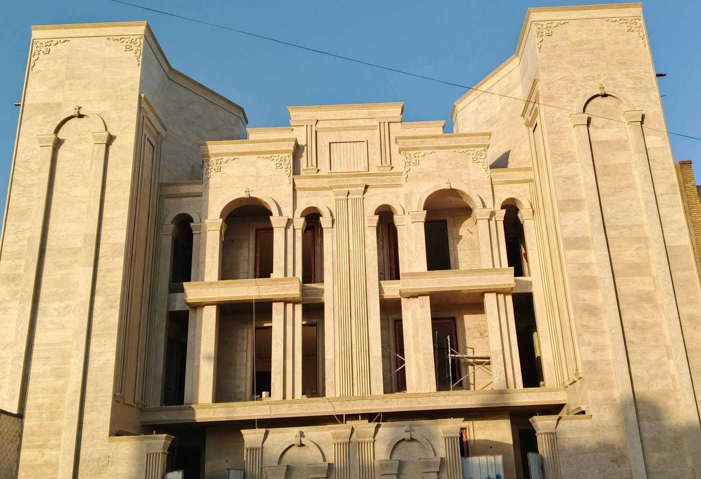 كادر لتغليف كافه انواع الواجهيات بلمرمر وحجر طريقه العمل لحيم ميكانيكي وانواع الديكورات ونقشات وبسعار مناسبة الاتصال او الاستفسار ***********
