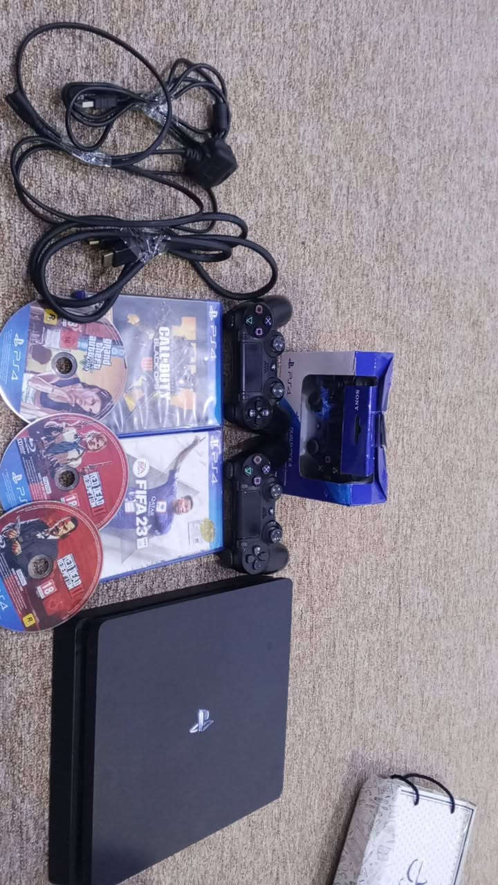 بلي 4 سلم اونلاين نظام 12 قابل للتهگير مع هاي الاقراص كلها نضيفة مستخدمة ساعات والعاب مخزنة بداخلها بيس 26  مع يدتين اصليات وحدة شغالة كامل وحدة مرات تشكل تتصلح بالفين دينار ويدة تجارية گيرها يلعب كامل ملحقاتها الجهاز لوك ستيكر مامفتوح بشرط اخو الجديد كارتونها ضايع 260 وية التوصيل


**إذا كنت صاحب هذا الإعلان وتريد حذفه لأي سبب، رجاءا أرسل رسالة إلى الدعم الفني**