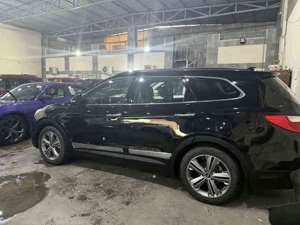 للبيع سنتافيه 2015 حادثه جاملغ وبنيد مصبوغ بدون شواصي ولغود حته يربارك ما طاك والمكينة والكير غير مفتوحات 
فول ما عده البنرامه
بصمه تشغيل 
بصمه أبواب
6سلندر
7راكب
٣قطع تبريد
ماشية 96 حقيقي 
صندوق كهربائي
كشنات جلد وتدفئة
ويل 18
كشنات كهربائي
وبعد بيها مواصفات السيارة جهزة وتايرات جديدا صدر أمامي خلفي كامل والرقم الجديد والسيارة بسمي السعر 145
العنوان البياع
***********
