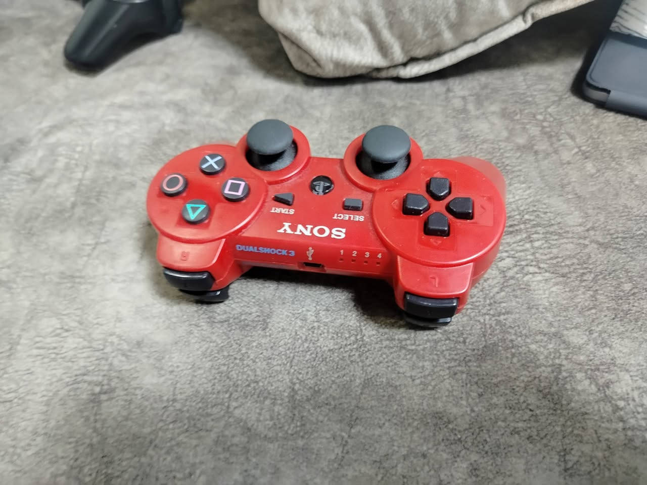 السلام عليكم 
يدات سوني ثري للبيع
شغالين بس ما فاحصهم ابيع فحم
وحدة مكسورات شفتات ول ثانية ما تشتغل
سعرهم كلهم ب 18 قفل 
مكاني موصل حي سومر


**إذا كنت صاحب هذا الإعلان وتريد حذفه لأي سبب، رجاءا أرسل رسالة إلى الدعم الفني**