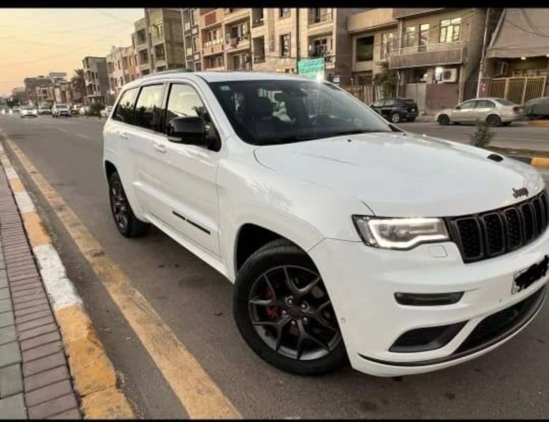 سلام عليكم للبيع جيب اس  ام رادار   S 2020 ( خـليـجـي )
ماشيه 39 ميل 
فول فول مواصفات فورويل بارنوما فتحة 

السياره كفاله عامه من الصبغ او البارد كير مكينه كلها كفاله عامه
عدا كارت تحت بك لايت بسيط و رصعه ب باب سايق ع كد 5سانتيم. تم سحب ب جهاز لا تكحيل ولا كارت

 ( وكاله هارلم) ام الرادار

مكينة  3600 6 سلندر  

 سقف بانوراما 

 كشنات جلد اسود و احمر+ كهرباء + تدفئه + خزن ٣ وضعيات 

 نظام النقطة العمياء 

 ويل حجم 20 بلادي سبورت 

 نضام خاص للطرق الوعرة 

تشغيل عن بعد 

مري كهرباء 

 مرايا متحسسة للضوه العالي 

 بخاخات لتنضيف اللايتات الامامي

 نظام تشغيل واطفاء المحرك اوتماتيكي للتوفير وعدم صرف الوقود عند الايقاف (AUTO START SYSTEM)

 

وضعيات قيادة التحكم بيهم عن طريق الماوس 

لايت زنون امامي ولد خلفي 

 تخم تاير جديد

اوتو بارك

 ستيرن كهرباء + تدفئه ستيرن 

 ريموت كنترول عدد 2 

 حساسات خلفية امامية
رقم بغداد
مكان السياره بغداد 

للاستفسار ***********
