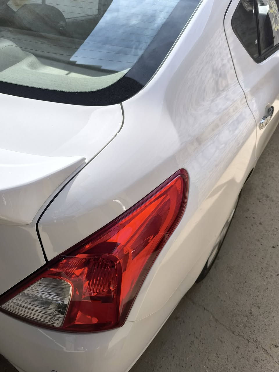 السلام عليكم 
للبيع سيارة نيسان صني مصري موديل 2025
ماشية 19 
مكفولة بيها شخطين بالدعامية موضحه بالصورة مكحلهن كارت نظيفه وجديدة  مدوشمة يم مركز سبايدر بالكامل جلد رقم اربيل باسمي تحويل ثاني يوم احولك 
مكان السيارة في الحلة 
السعر 120 ورقة 
الخاص مفتوح


**إذا كنت صاحب هذا الإعلان وتريد حذفه لأي سبب، رجاءا أرسل رسالة إلى الدعم الفني**