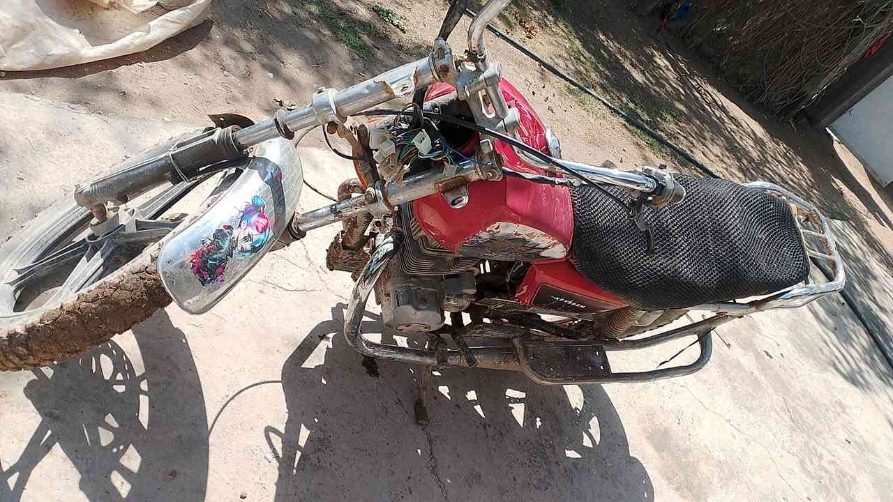 سلام عليكم دراجه جونده البيع كلك شغله سعر 175 وبيه مجال ‏‪0785 945 6092‬‏
