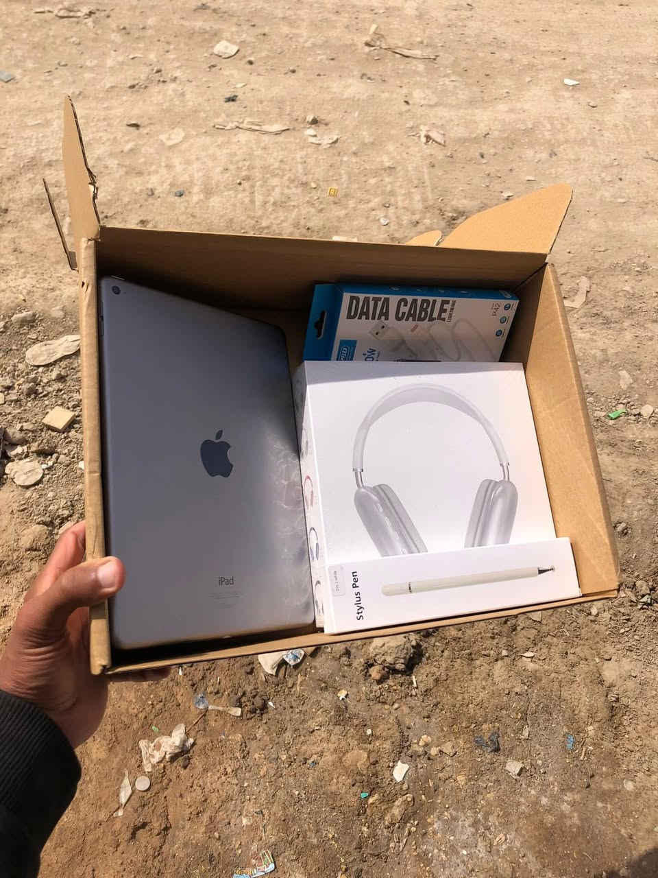 ipad 8
ذاكره 32
بطاريه 95% واعلى . إمريكي . نموذج M
نظافه 100%
ملحقات : قلم + سماعات airpodsMAX + كيبل
متوفر كميات كله وتربروف مفحوص حاسبه
فحص + ظمان 3 ايام
 سعر 165 مع توصيل
للحجز ارسل رقمك وعنوانك


**إذا كنت صاحب هذا الإعلان وتريد حذفه لأي سبب، رجاءا أرسل رسالة إلى الدعم الفني**