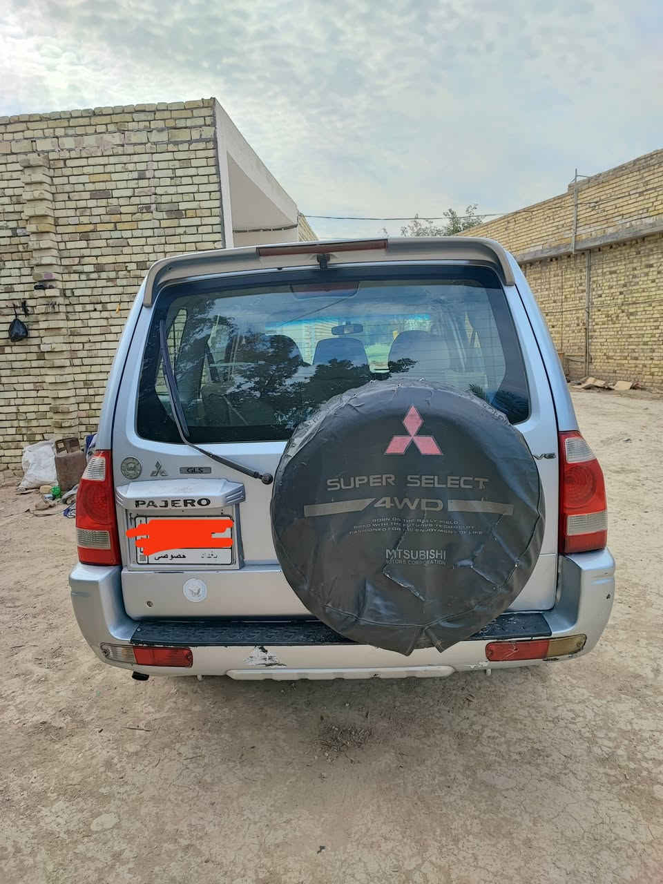 سياره باجيرو للبيع موديل 2006 سنويه جديده رقم بغداد مشروع وطني السياره مكفوله فقط صبغ حزام لجماليه بدون ضربه كير محرك كفاله محرك بلاد 3000 تبريد تدفئه كهربائيات كلها شغاله  السعر 76 وبيها مجال للطيبن مكان السياره ميسان العماره 
***********
***********
