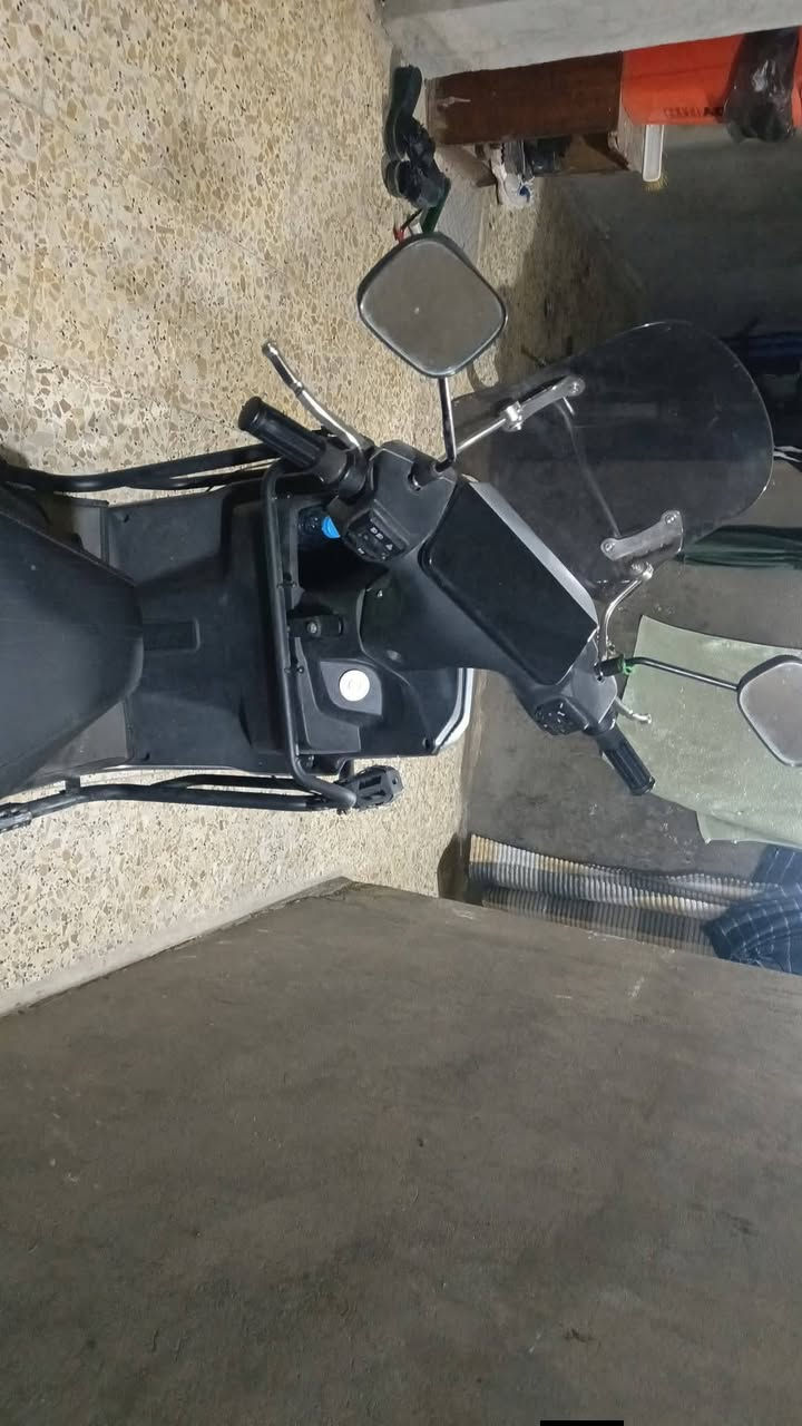 دراجه سكنس همر مدرعه
نضام سرقه ✅
سرعه 100حقيقي✅
7بطاريات ✅
نضام رجوع R✅
نضام سرقه ✅
3نمر ✅
لايتات زنون✅
فول مواصفات ✅
عنوان بغداد دولعي 
الهاتف *********** 
وسعر مليون
