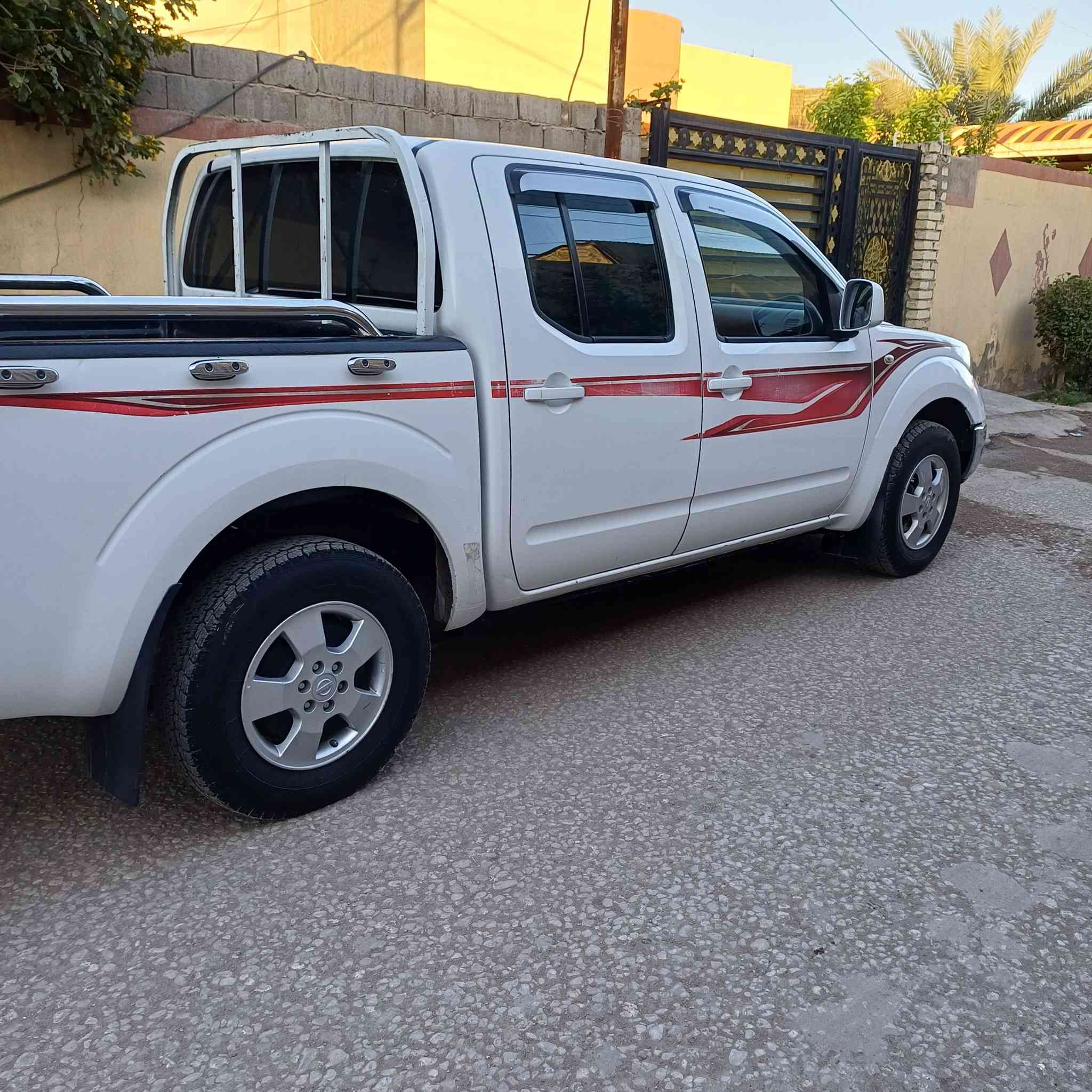 السلام عليكم نيفارا رقم كربلا مشروع وطني موديل ٢٠١٤ كفاله عامه من الضربه والصبغ والتبديل والفتح كفاله عامه كير اوتماتيك 
محرك وكير وصدر جديد تخم تاير جديد تبريد تتدفئه شغال سياره جديد على وضع الشركه مال جناي مكاني بابل 
السعر ١٣٠ 
***********
