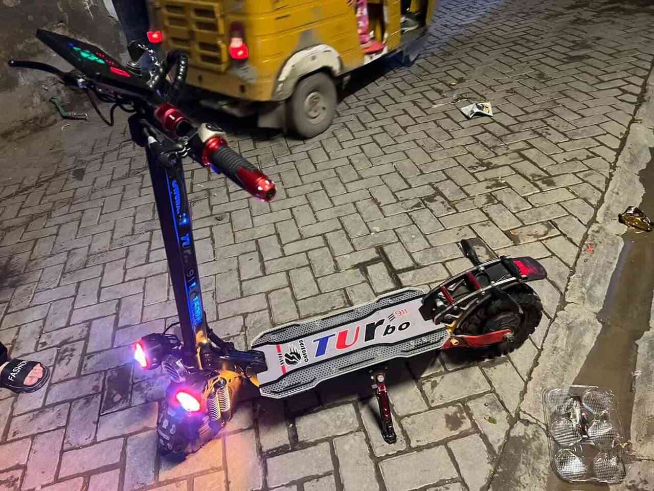 سكوتر شحن TUR نضافة خير من اللّٰه كلشي شغال بيه البطارية1500 واط نضافة100 العنوان مدينة الصدر قطاع 12
السعر 550
بلتواصل ***********
