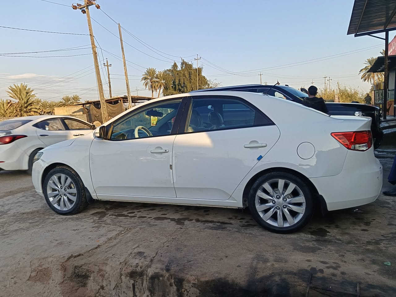 سلام عليكم 
كيا سيراتو للبيع   2011 خليجي محرك 1600 دوش  رقم سليمانية جديد سنوية 28  كير و محرك مكفولات تدفئة تبريد جديد  تخم تاير حداديه جديده صدر جديد السيارة ما بيها اي نقص

 بيها بارد فقط السياره بدون حادث

مواصفاتها 

تحكمات ستيرن 

حساسات خلفية 

اشاير بالمري 

مكانها كربلاء طويريج 

سعر 107بيها مجال قليل 

للاتصال *********** 
واتساب موجود
