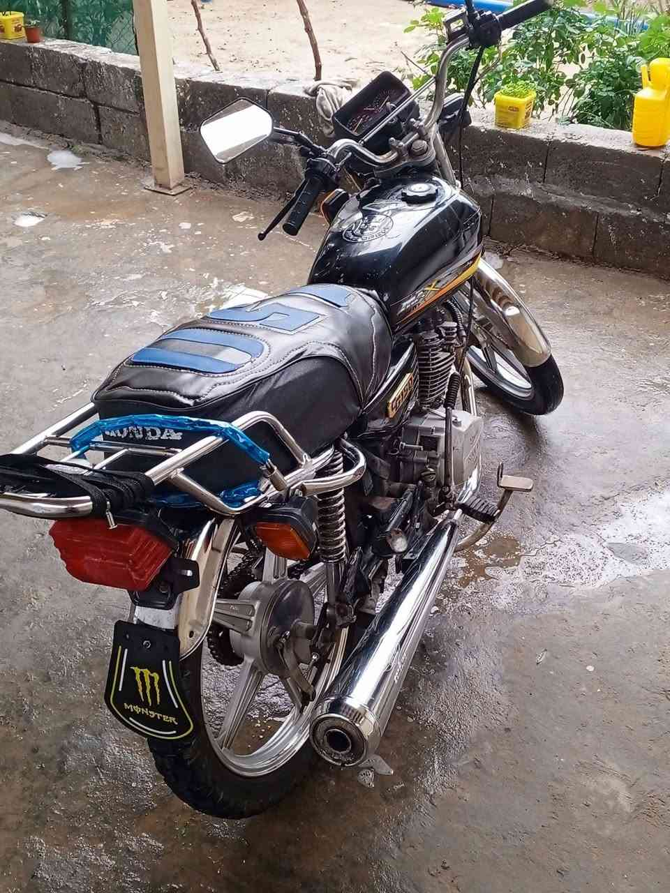 السلام أعليكم اخوان دراجه سيفان موديل ١٩محرك يخبل صوت  طرب  وكدامك ب صور شوف السعر ٣٥٠ مجال بسيط


**إذا كنت صاحب هذا الإعلان وتريد حذفه لأي سبب، رجاءا أرسل رسالة إلى الدعم الفني**